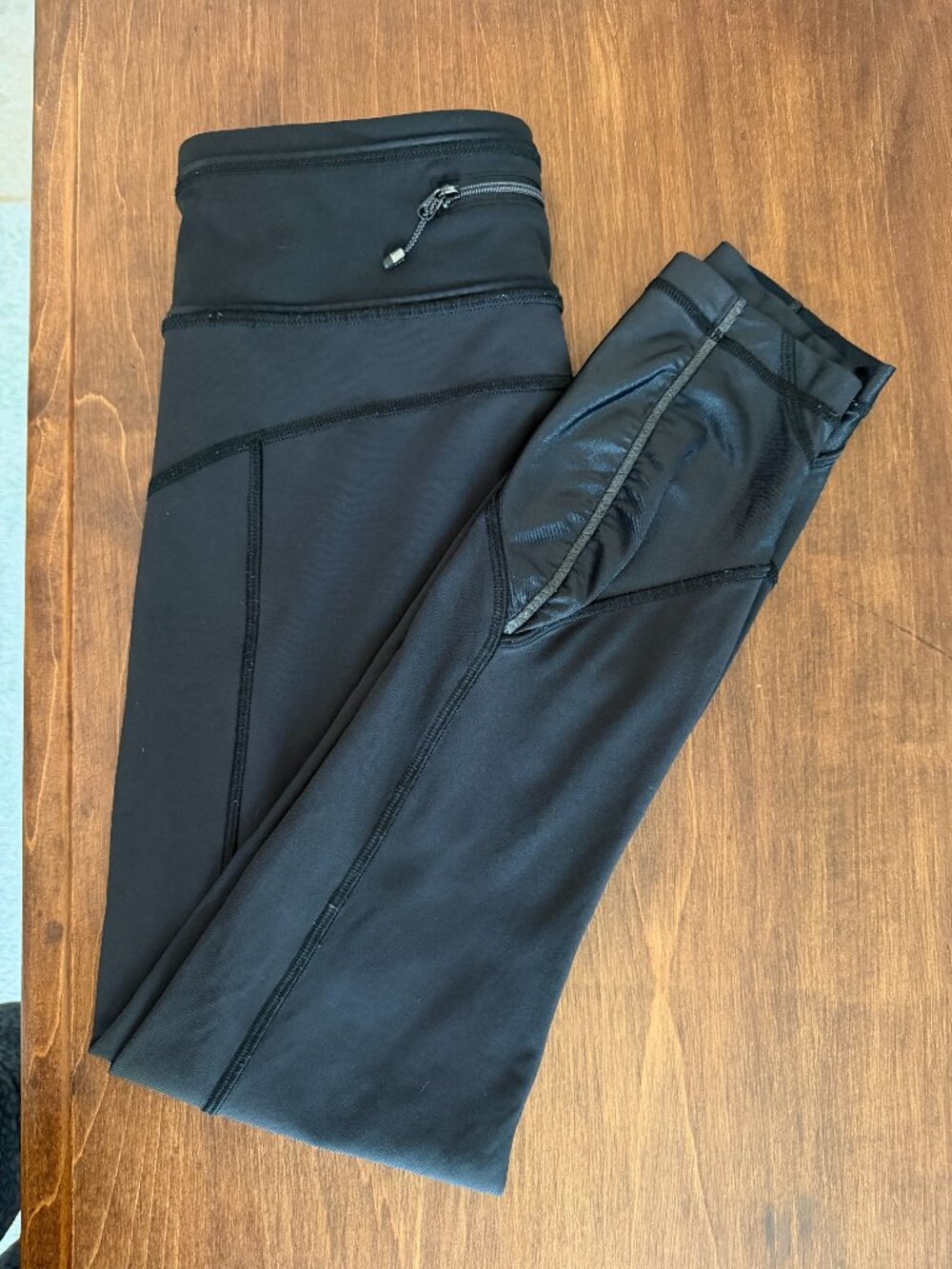 Lululemon In Movement Crop 25" Everlux Black Leggings Size 4 Satin Shine Trim